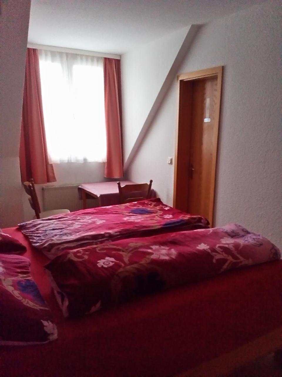 Monteurhotel Garni Alter Olper Hof Линдлар Экстерьер фото