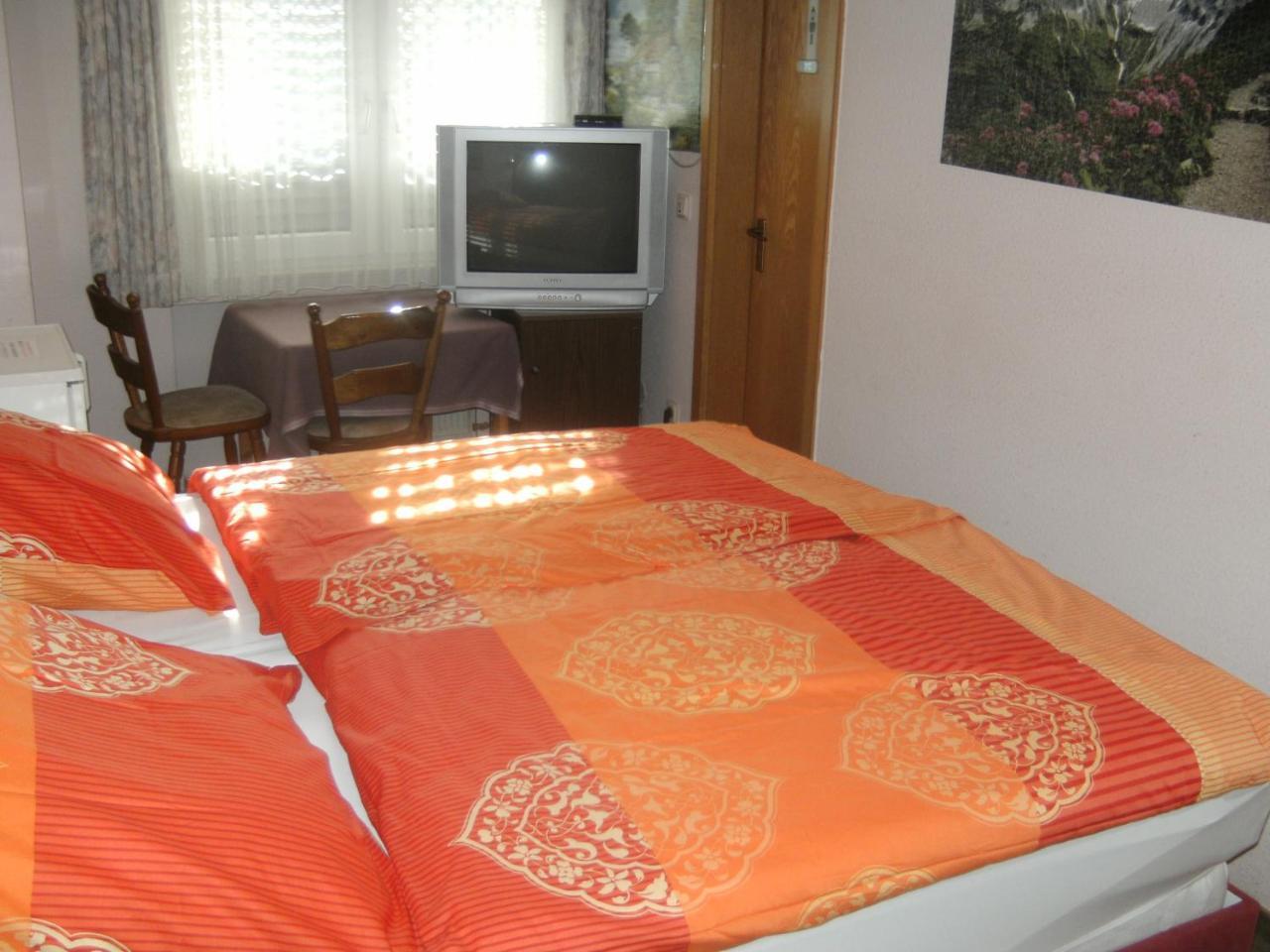 Monteurhotel Garni Alter Olper Hof Линдлар Экстерьер фото